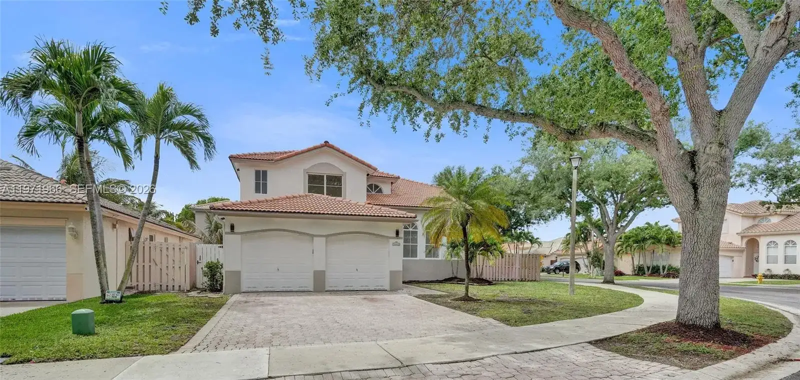 14422 N Royal Cove Cir, Davie FL 33325 photo 2