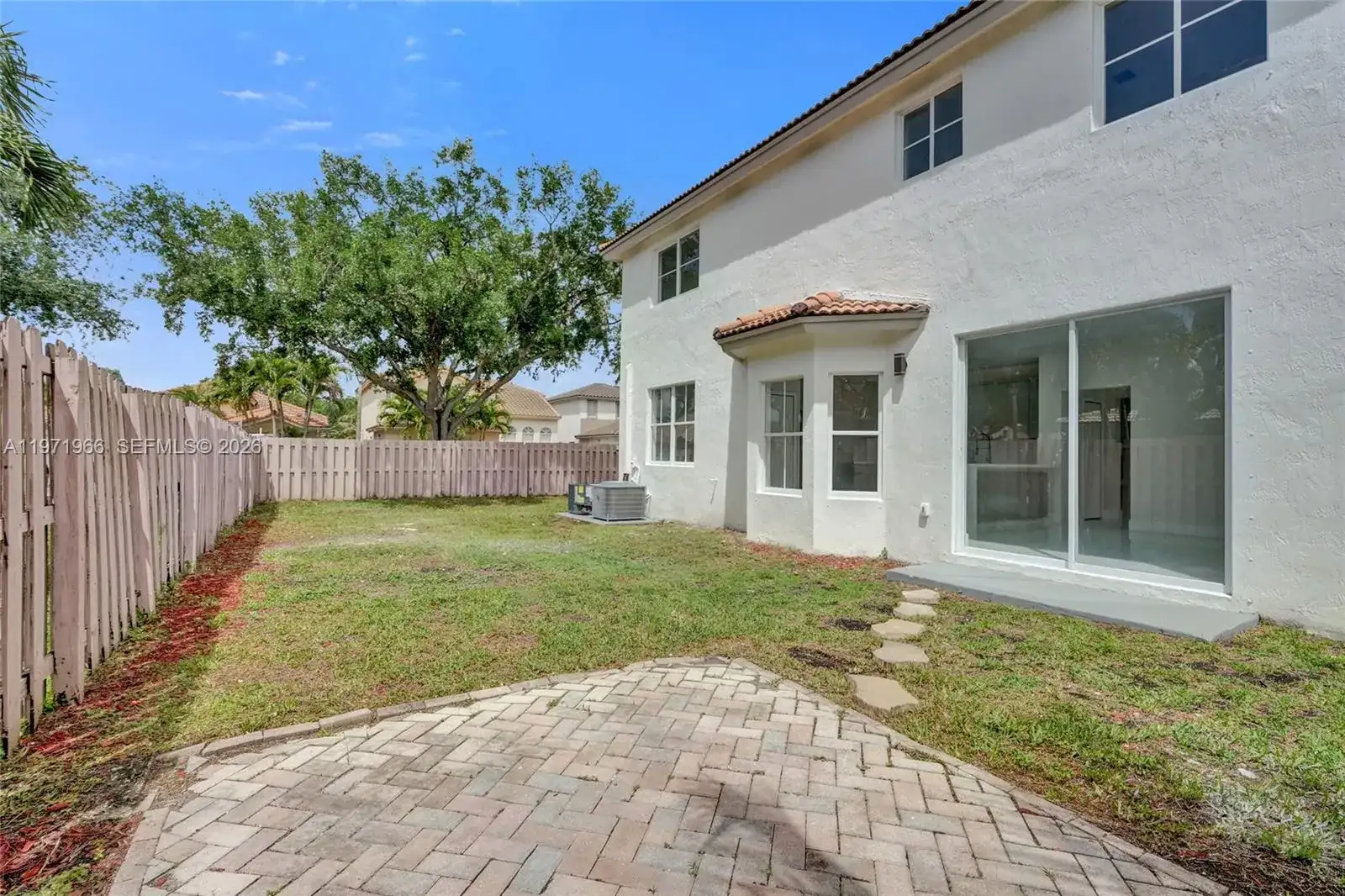 14422 N Royal Cove Cir, Davie FL 33325 photo 4