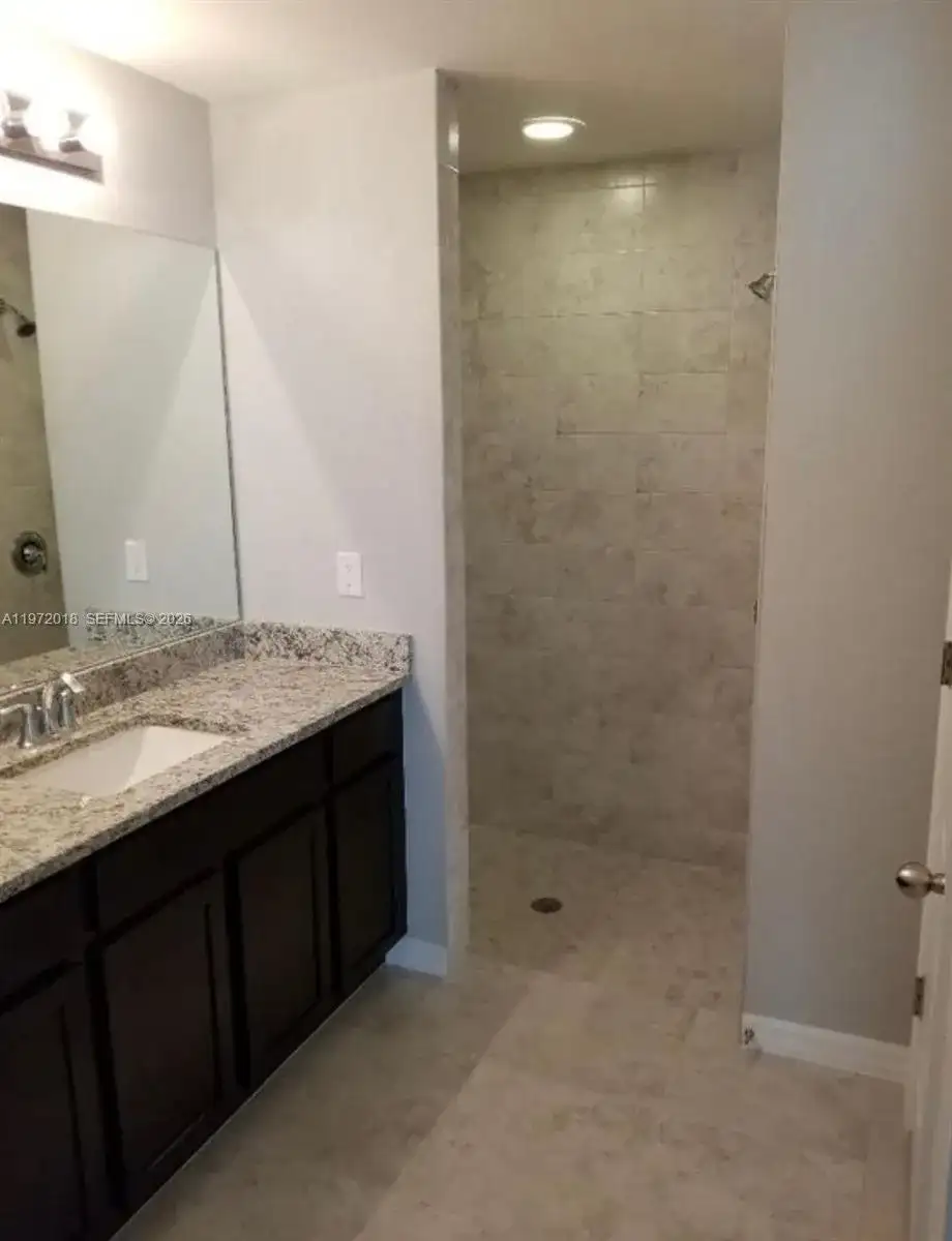 414 NW 23rd Terrace, Cape Coral FL 33993 photo 2