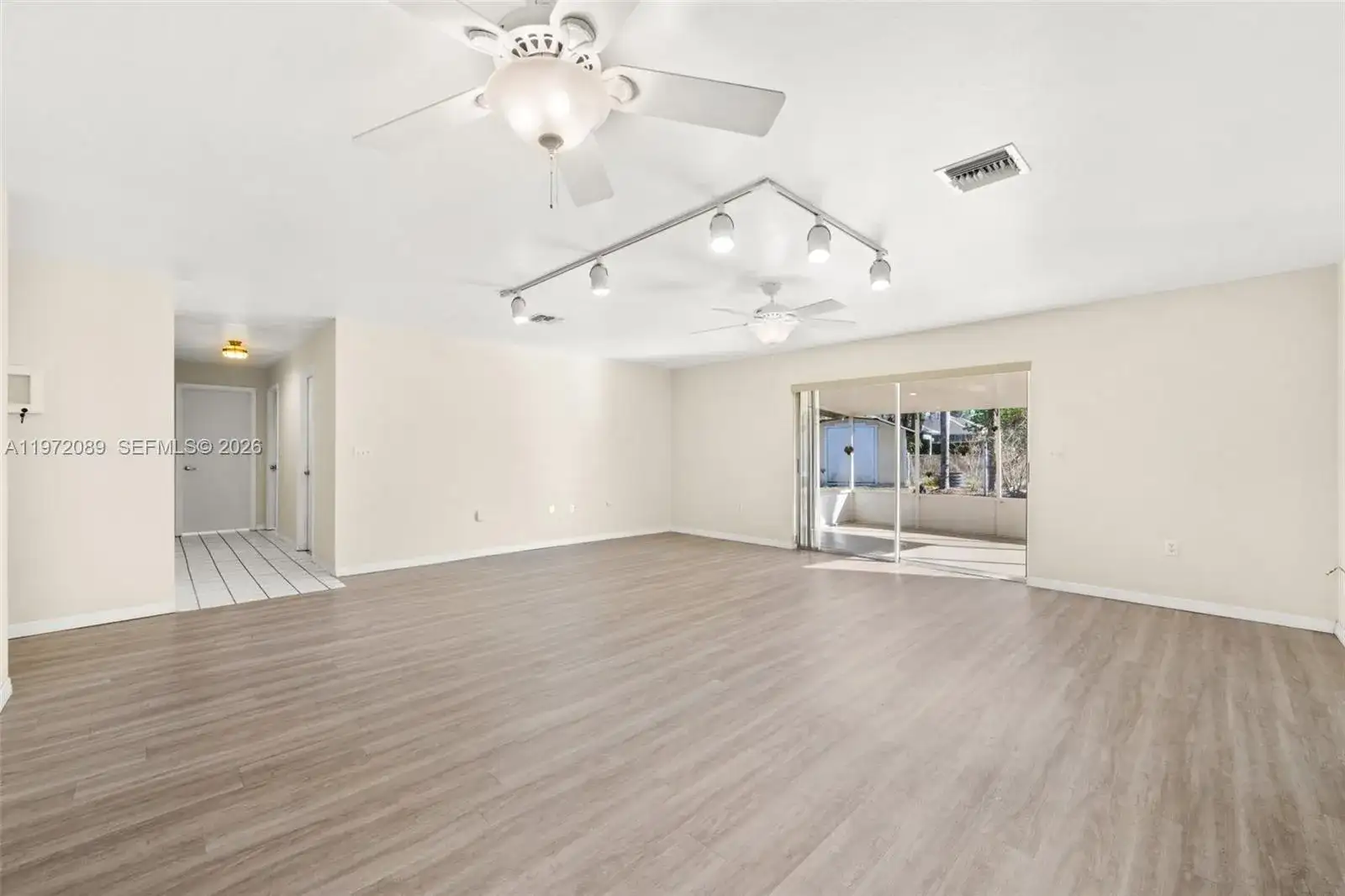 1273 Woodbury Avenue, Sebring FL 33875 photo 4