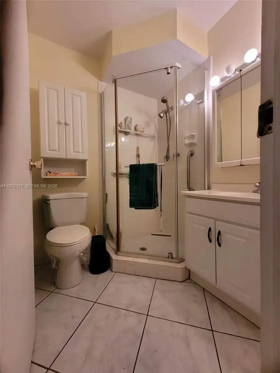 4801 NW 34th St # 602, Lauderdale Lakes FL 33319 photo 3