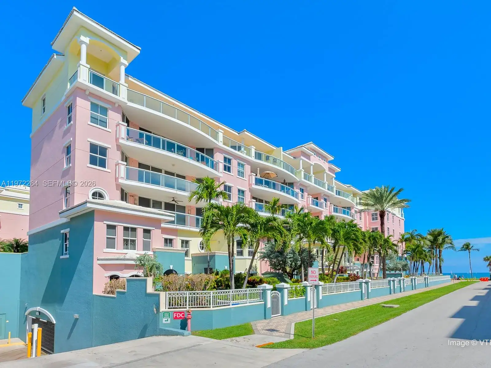 2051 SE 3rd St, Deerfield Beach FL 33441 photo 3