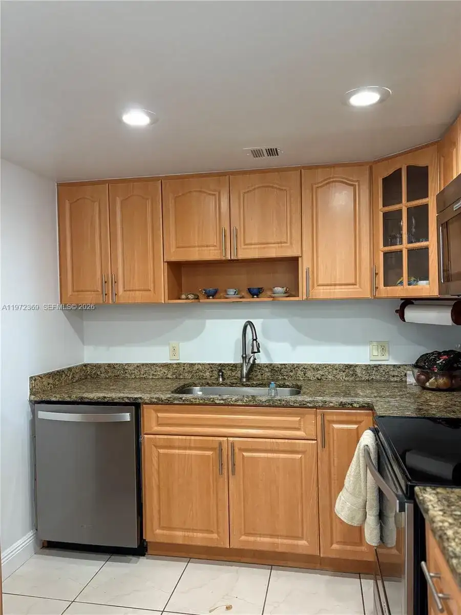 3500 NE 135 # 502, North Miami FL 33181 photo 4