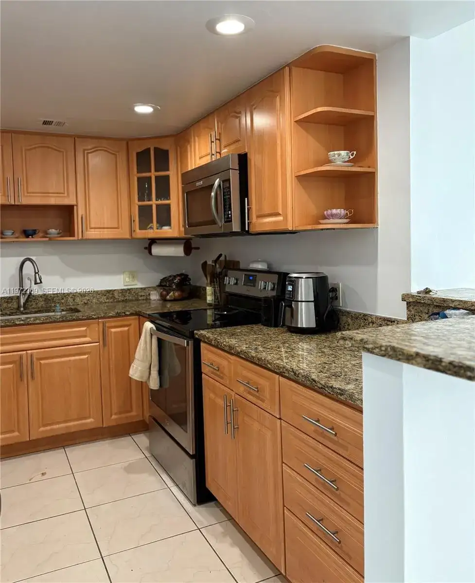 3500 NE 135 # 502, North Miami FL 33181 photo 5