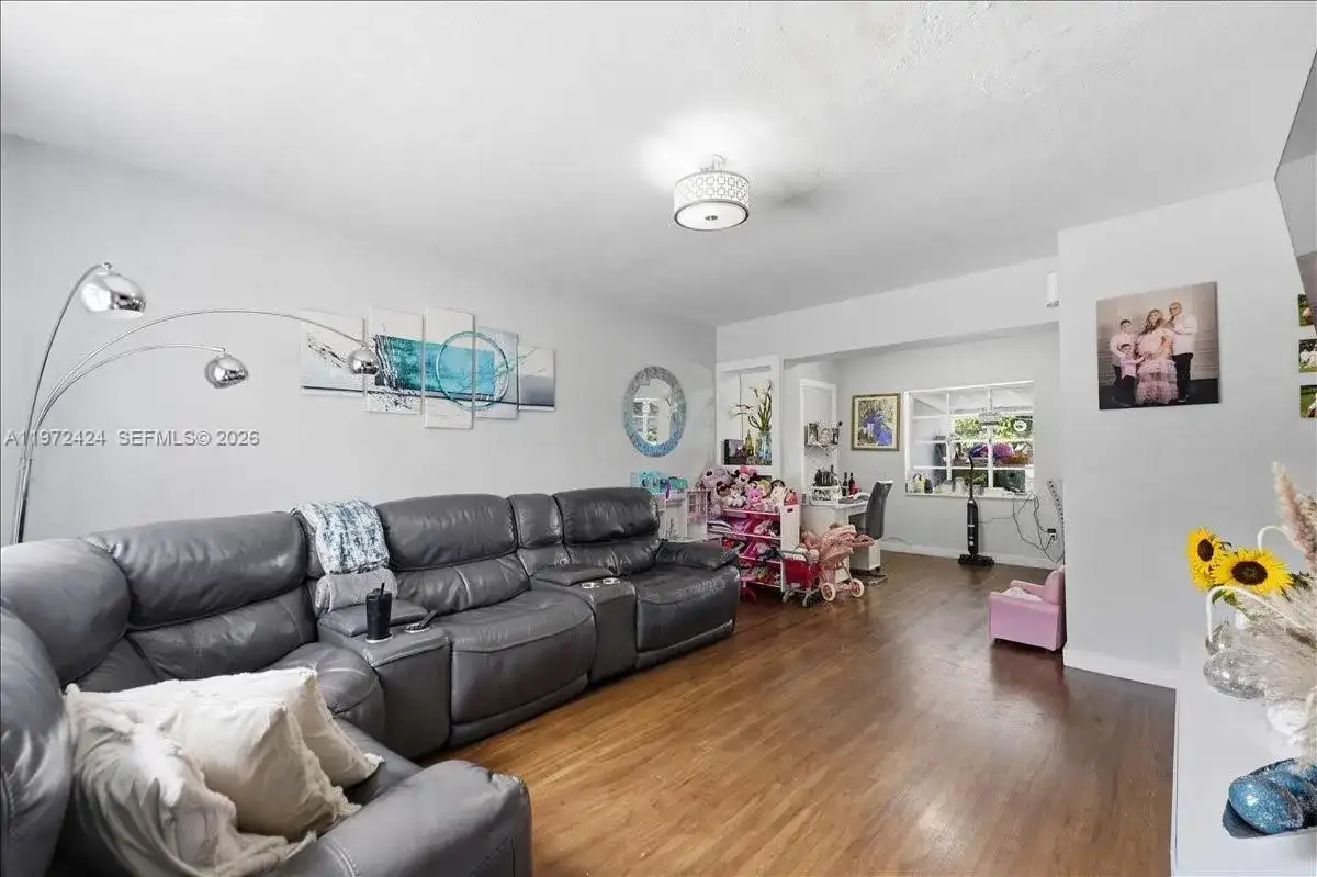 511 E 27th St, Hialeah FL 33013 photo 5