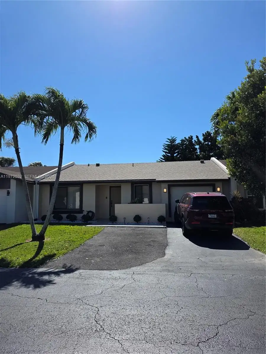 15619 Bottlebrush Cir, Delray Beach FL 33484 photo 2
