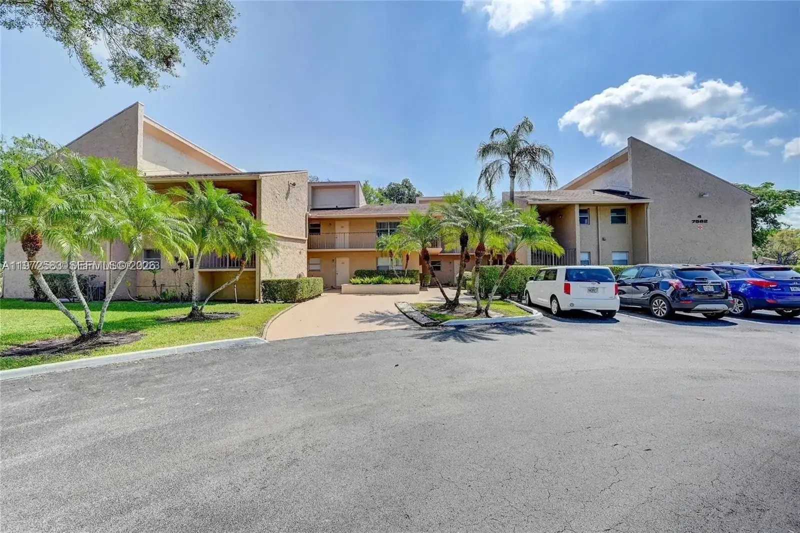 7582 NW 86th Ter # 104, Tamarac FL 33321 photo 3