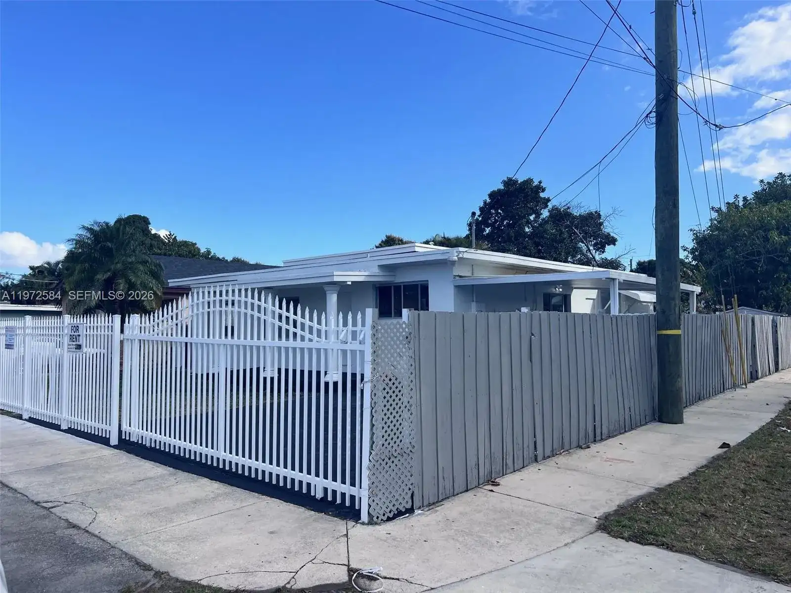 3090 NW 29th St, Miami FL 33142 photo 2