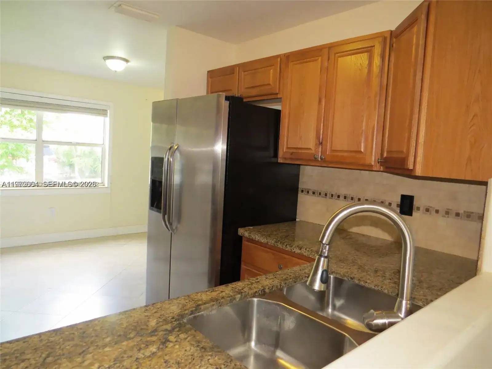 216 Lakeside Cir, Sunrise FL 33326 photo 3