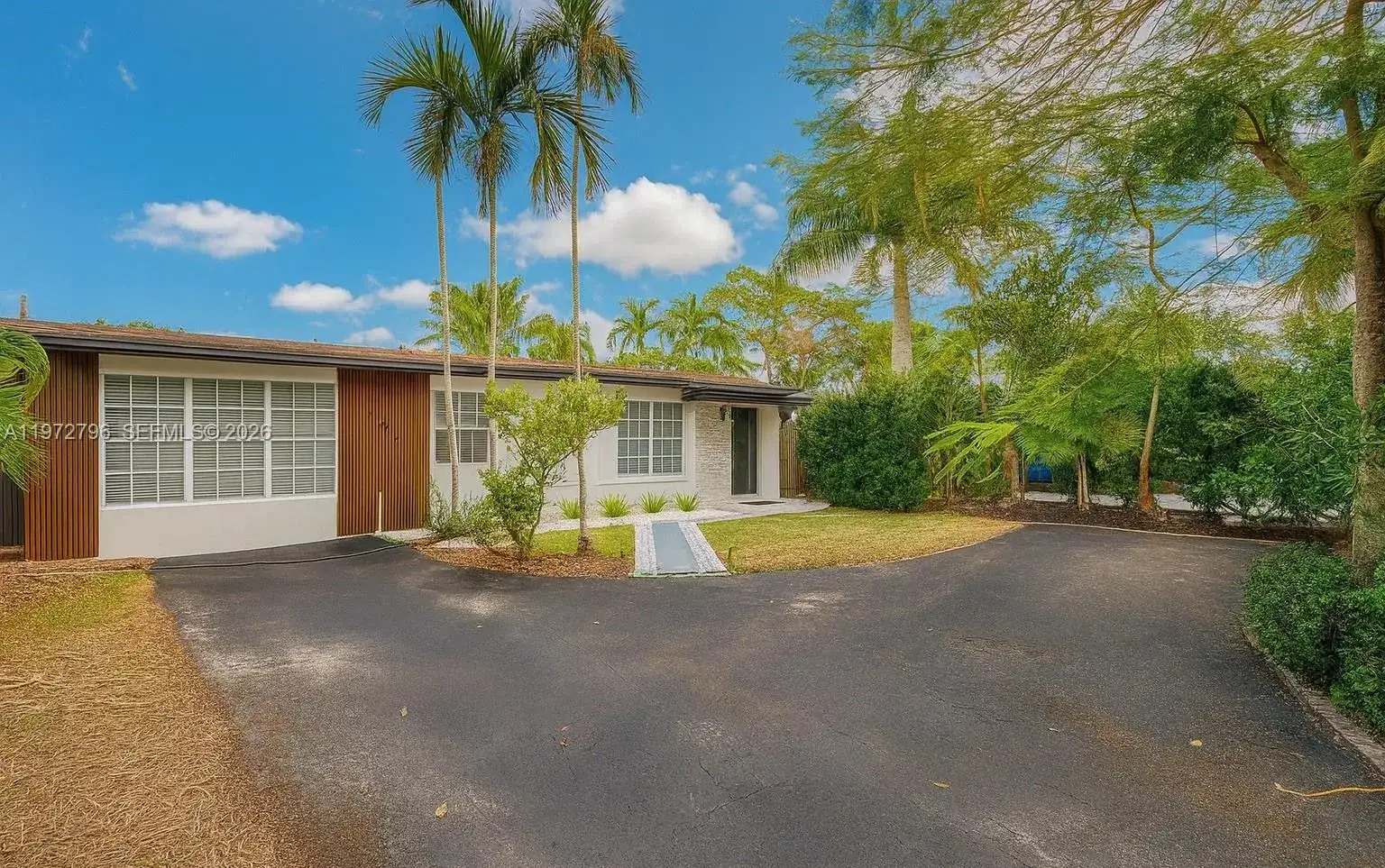1399 NE 38th St, Oakland Park FL 33334 photo 2