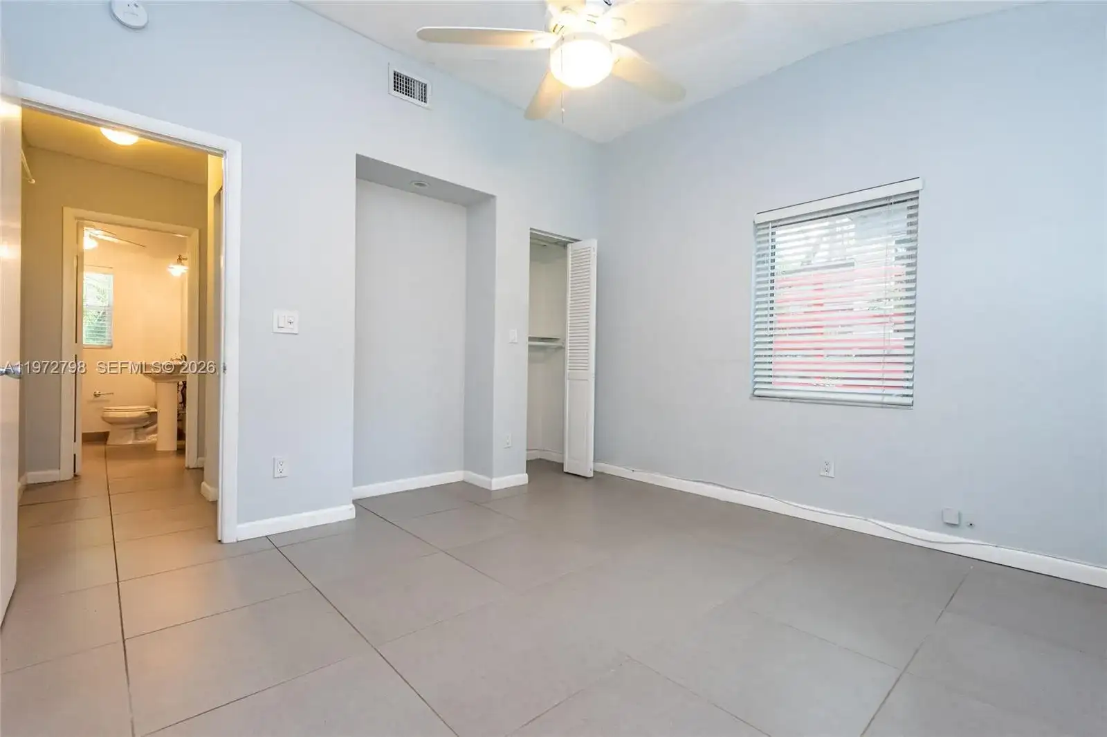 330 NE 86 St, El Portal FL 33138 photo 5