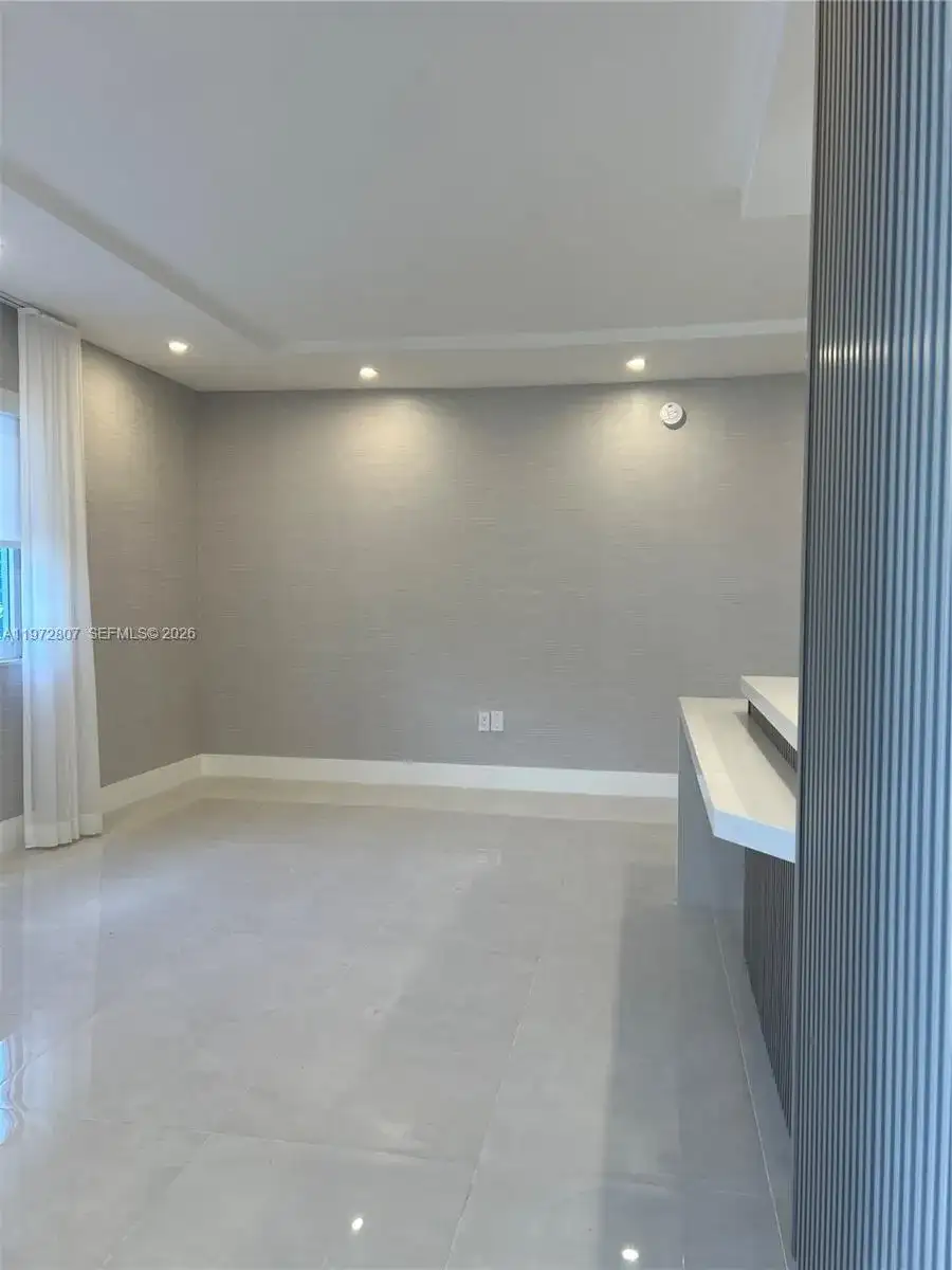 2430 NE 135th St # 201, North Miami FL 33181 photo 3