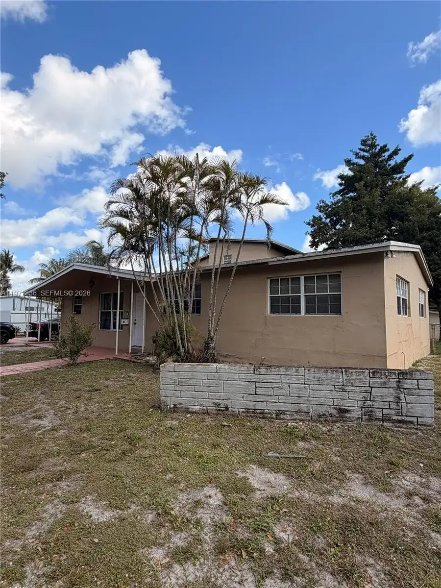 7191 Park St, Hollywood FL 33024 photo 2