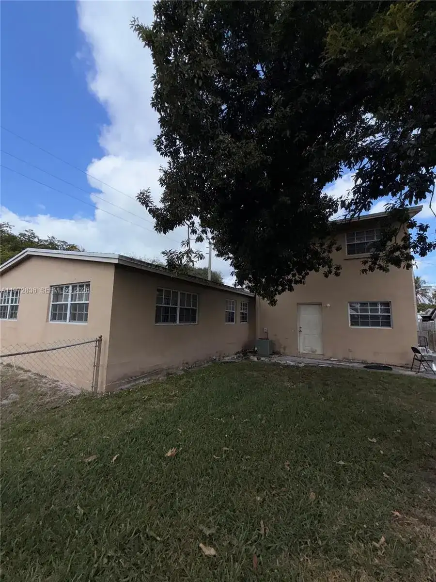 7191 Park St, Hollywood FL 33024 photo 4