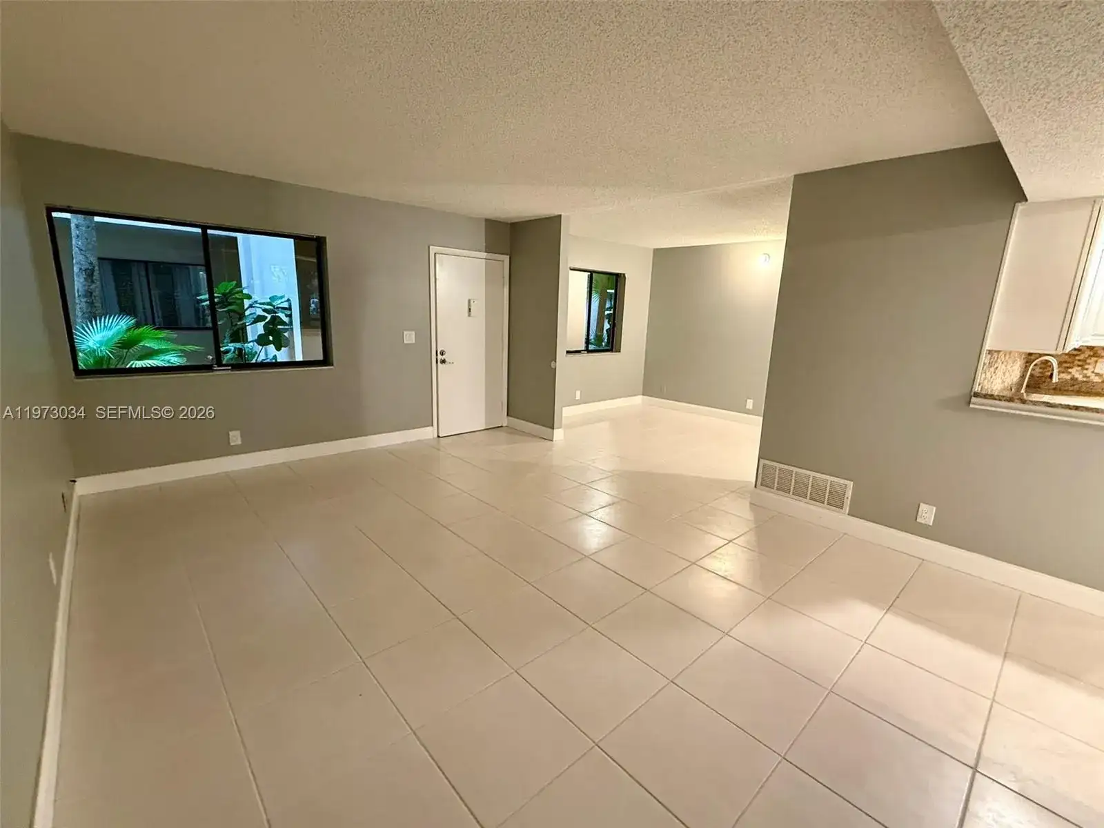 5220 Las Verdes Cir # 114, Delray Beach FL 33484 photo 4