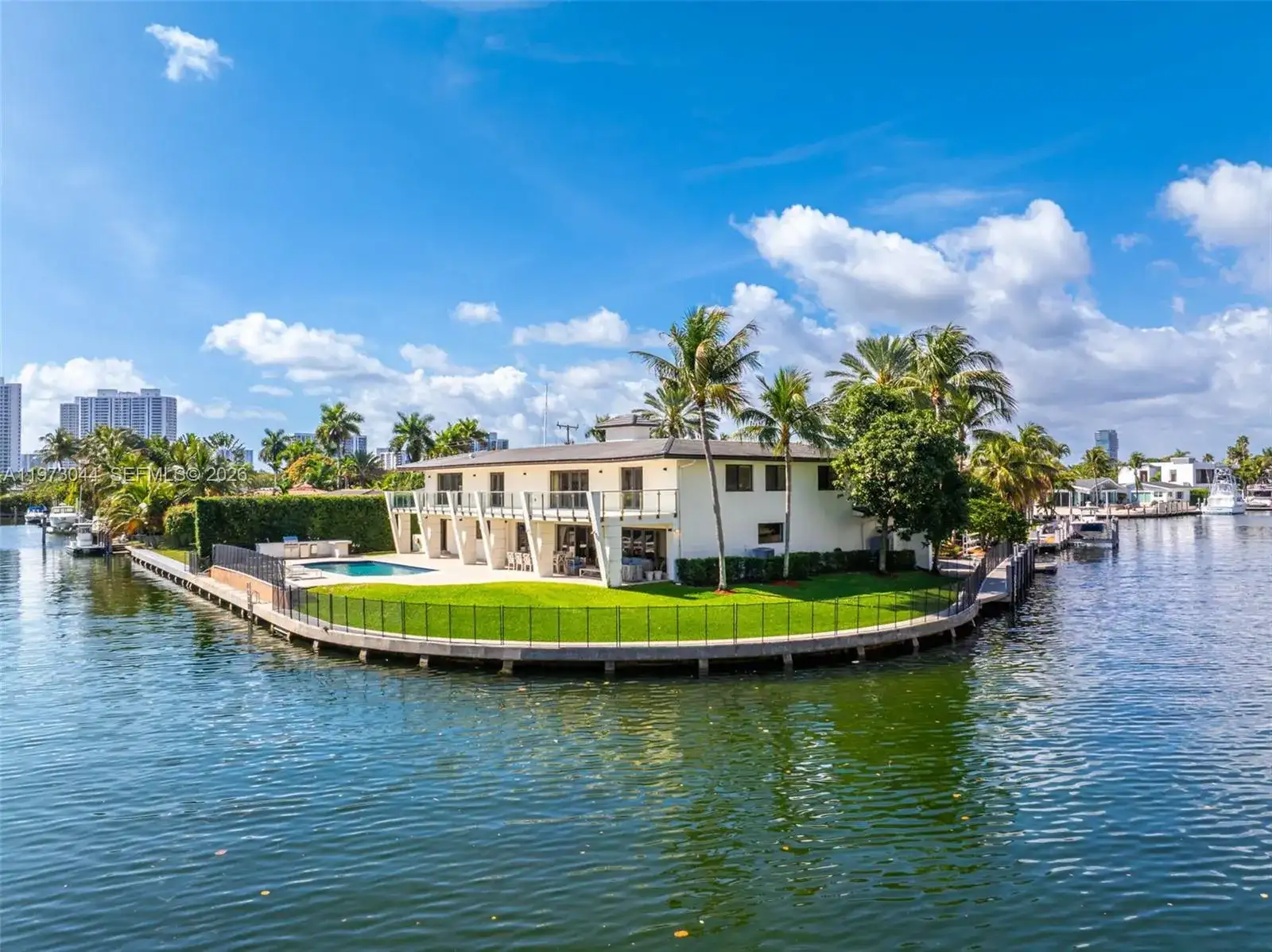 501 Hibiscus Dr, Hallandale Beach FL 33009 photo 2