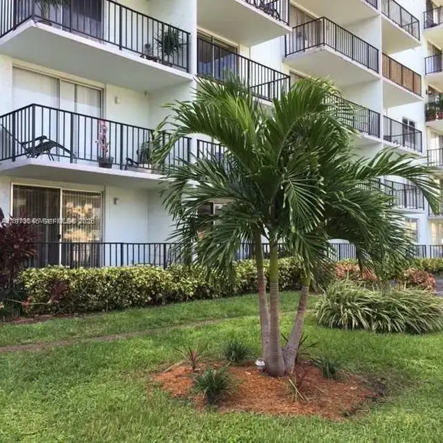 12500 NE 15 AVE # 207, North Miami FL 33161 photo 4