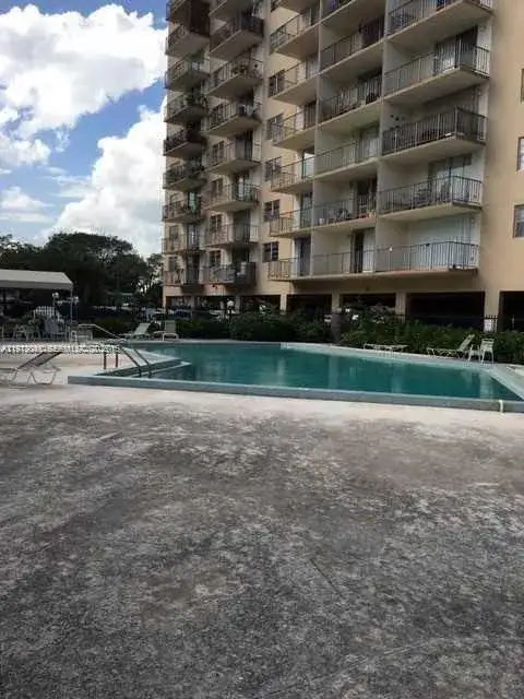 12500 NE 15 AVE # 207, North Miami FL 33161 photo 5