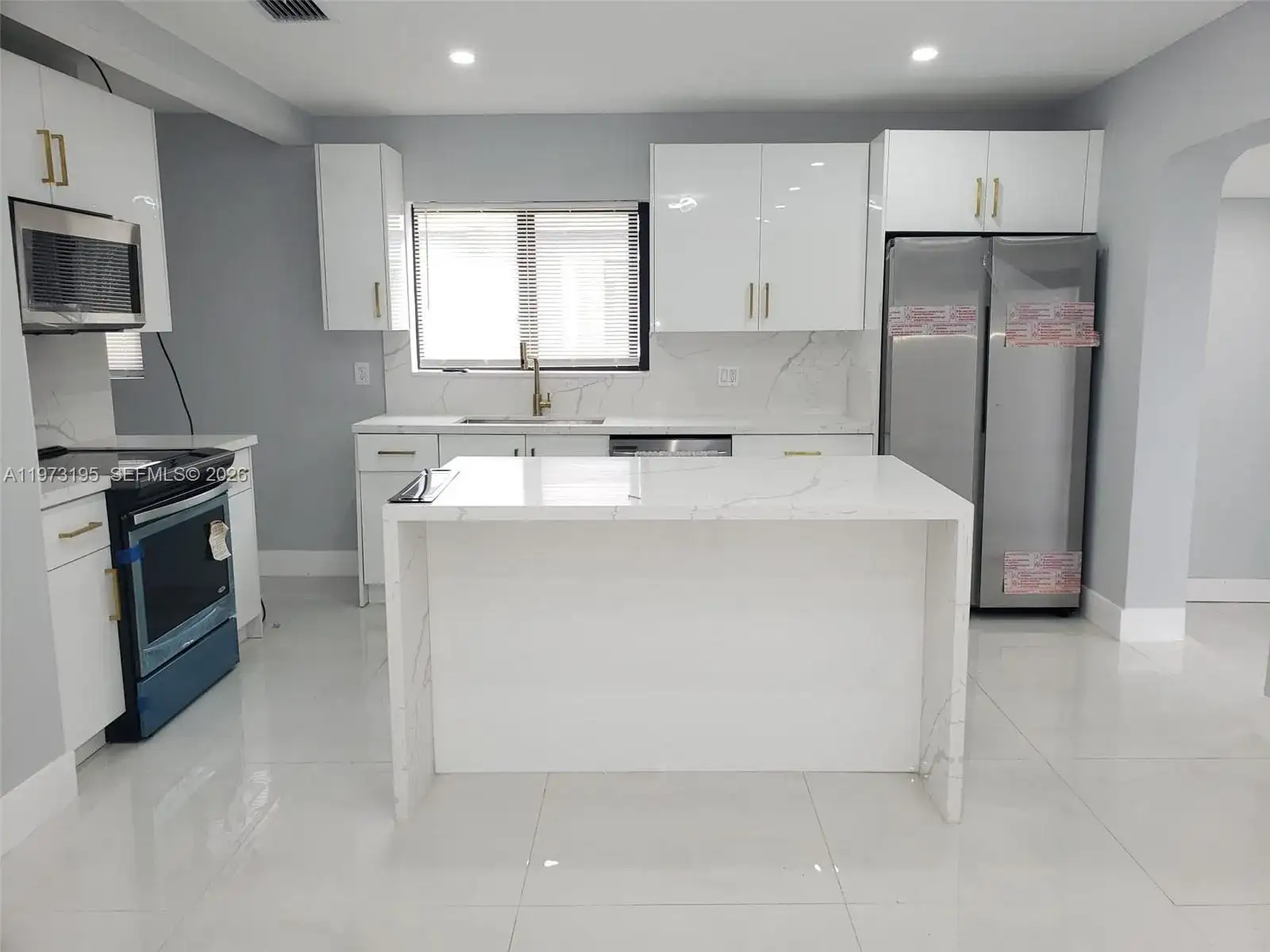 150 NE 169th Ter, North Miami Beach FL 33162 photo 4