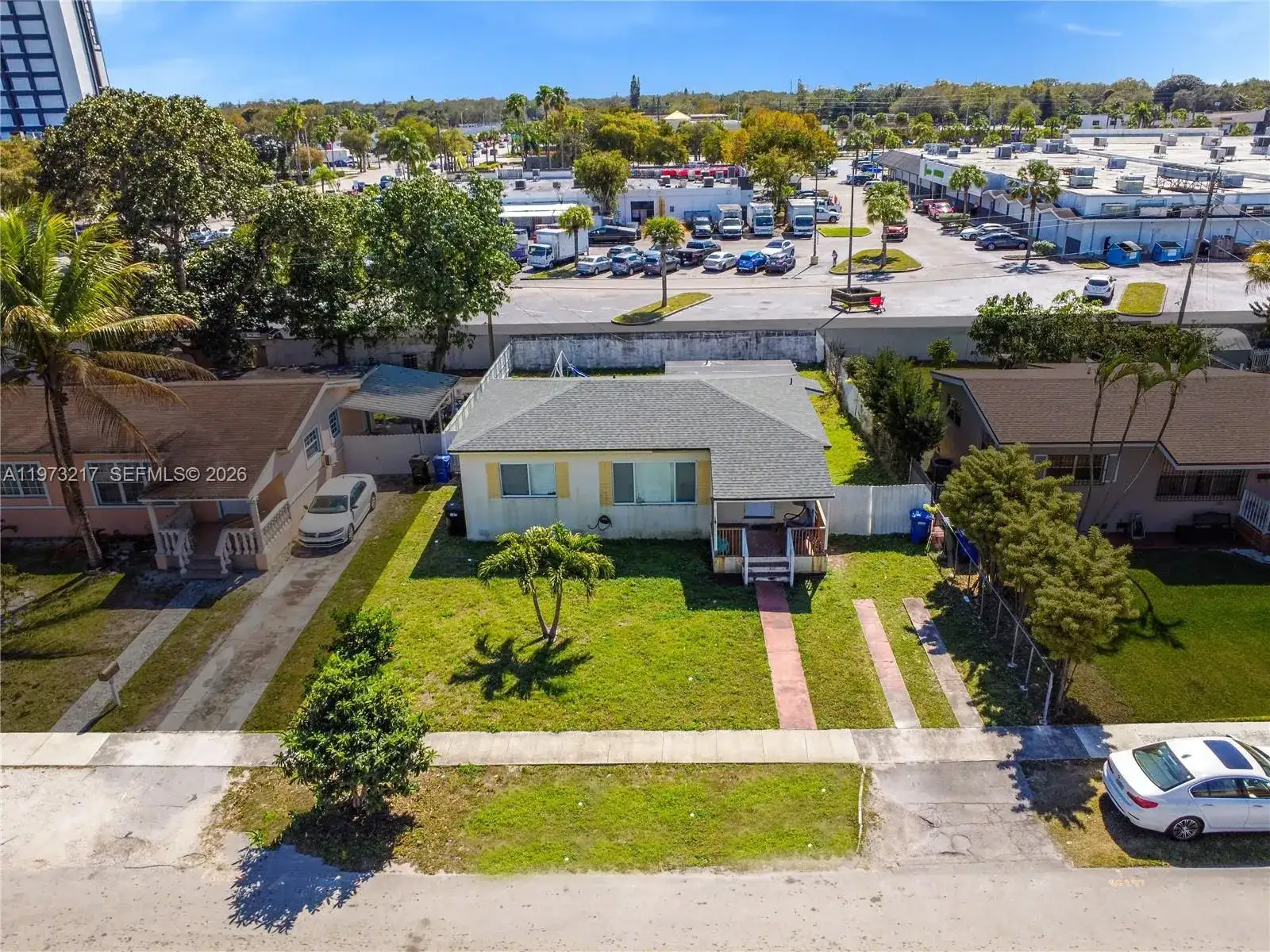570 NE 169th St, North Miami Beach FL 33162 photo 4