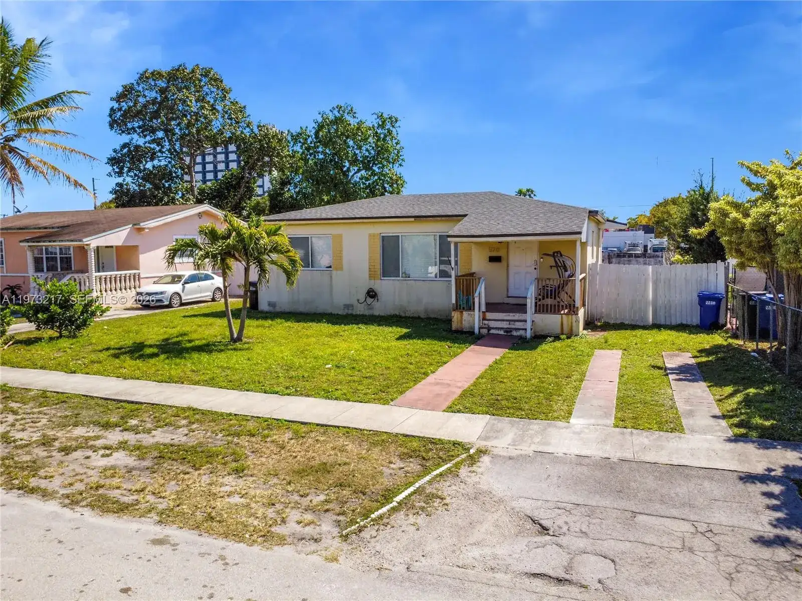 570 NE 169th St, North Miami Beach FL 33162 photo 5