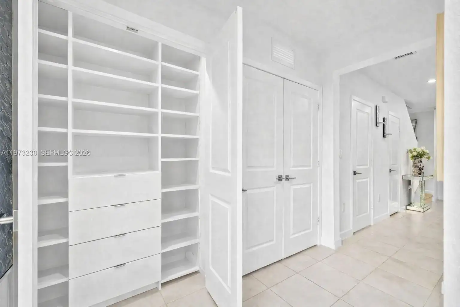 492 NE 4th Ln, Florida City FL 33034 photo 2