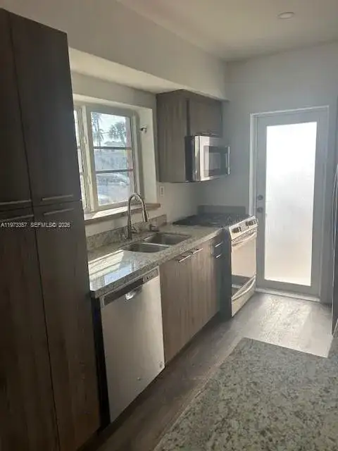 1785 Calais Dr # 5, Miami Beach FL 33141 photo 4