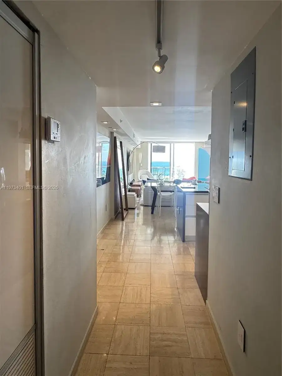 2457 Collins Ave # 405, Miami Beach FL 33140 photo 2