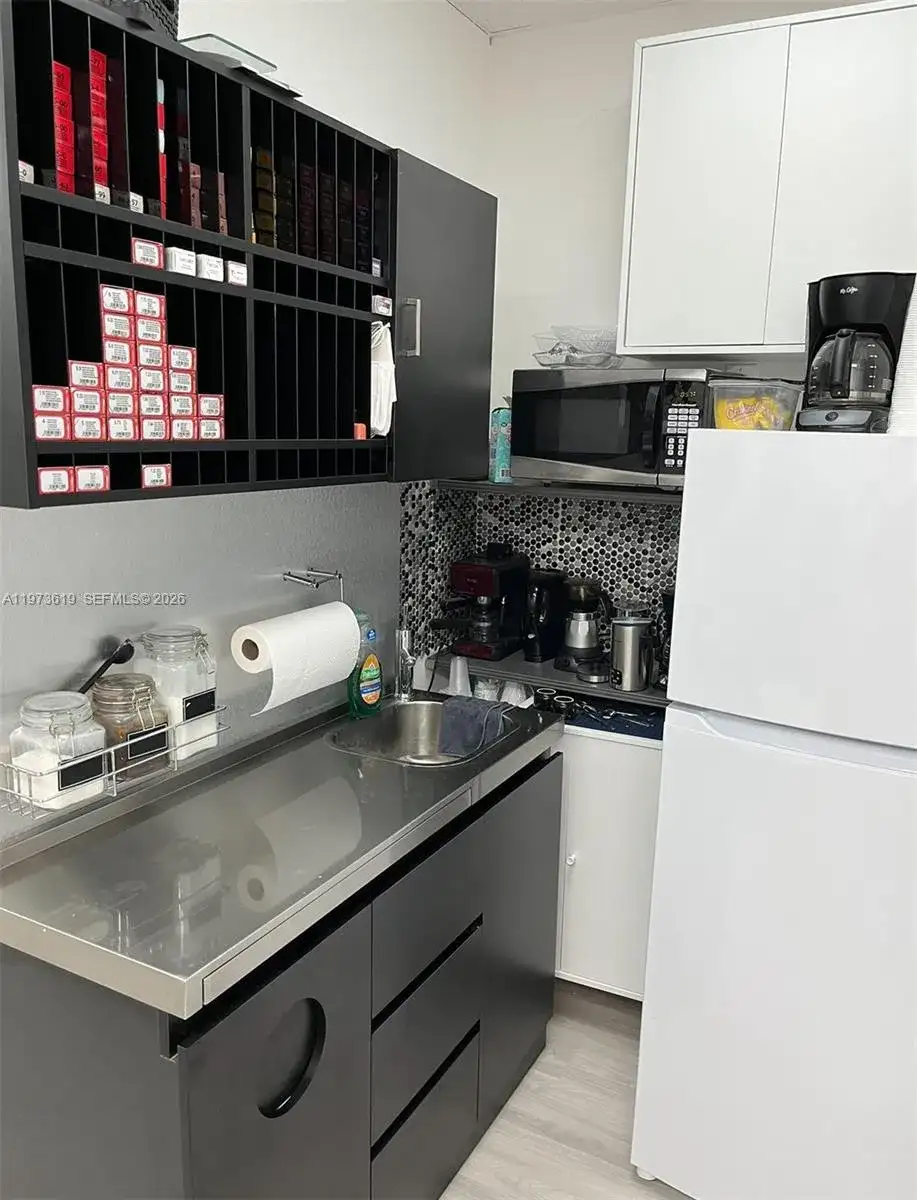 16774 NW 67th Ave, Hialeah FL 33015 photo 5