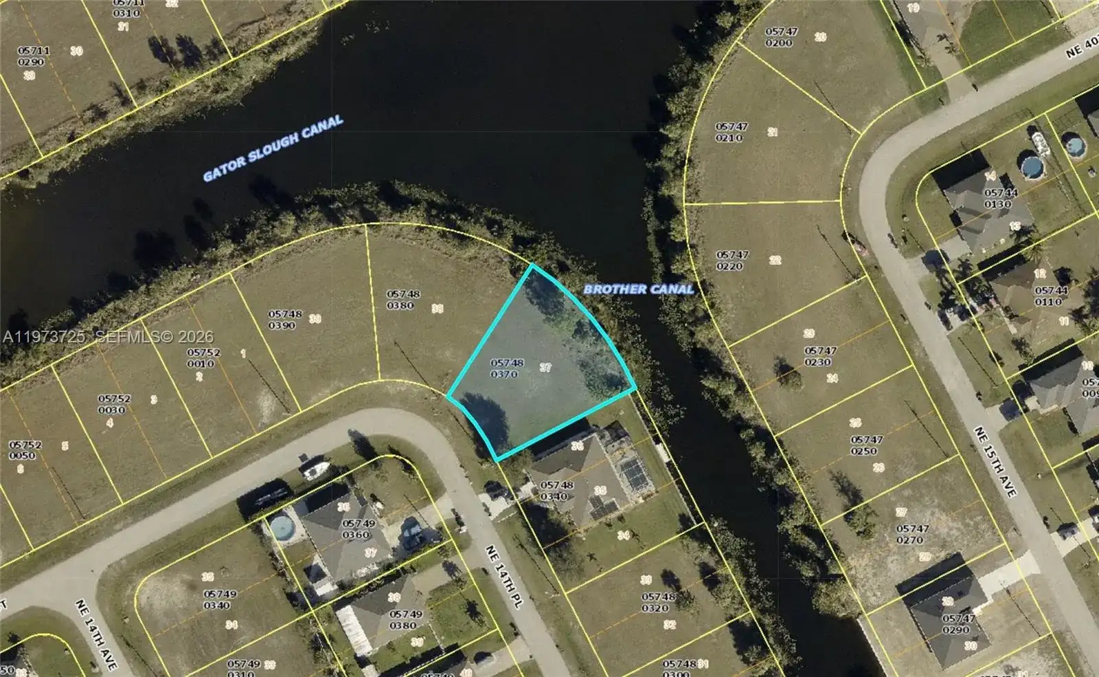 3779 NE 14th Pl, Cape Coral FL 33909 photo 2