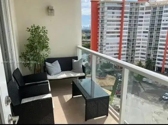 1301 NE Miami Gardens Dr # 1111W, Miami FL 33179 photo 3