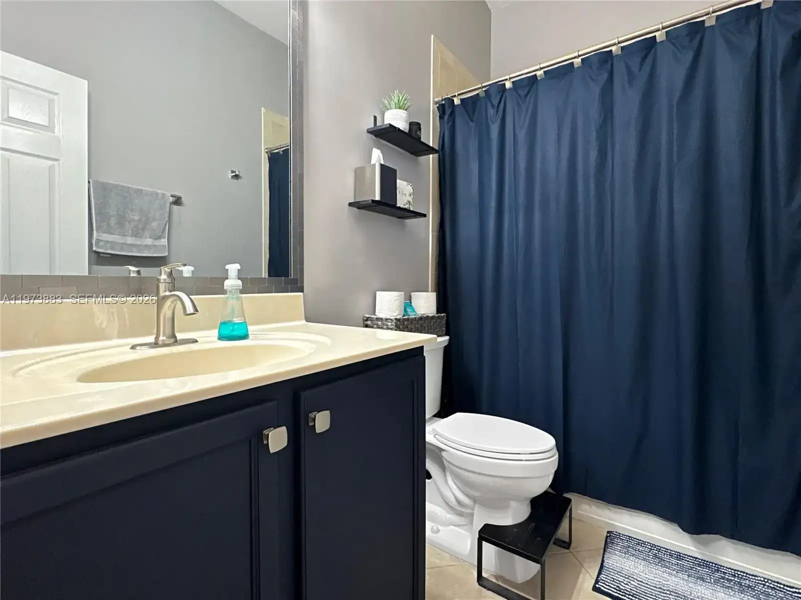 8877 SW 223rd Ln, Cutler Bay FL 33190 photo 2