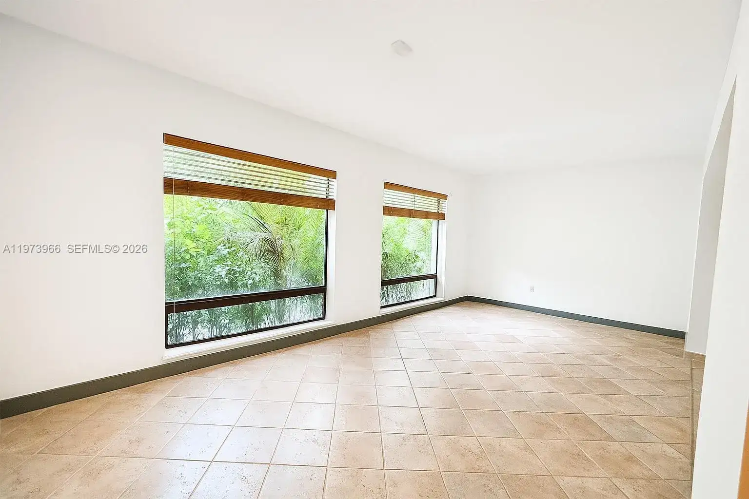 1915 Country Club Prado, Coral Gables FL 33134 photo 2