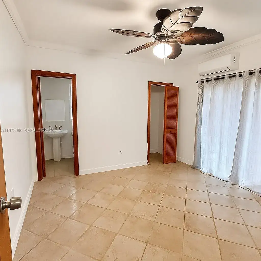 1915 Country Club Prado, Coral Gables FL 33134 photo 5