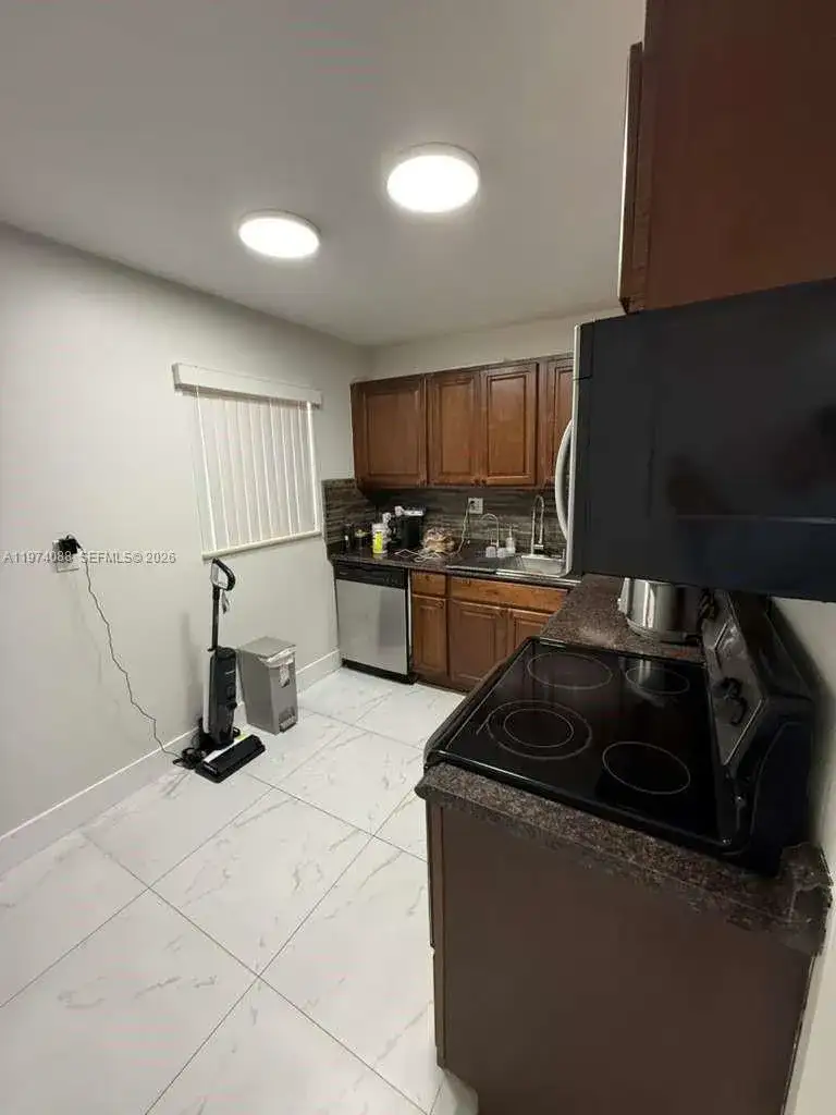 7727 SW 86th St # 303, Miami FL 33143 photo 2