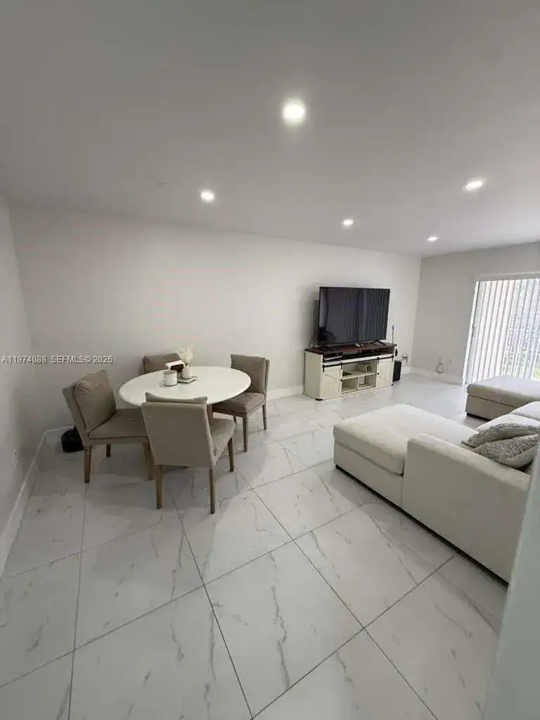7727 SW 86th St # 303, Miami FL 33143 photo 4