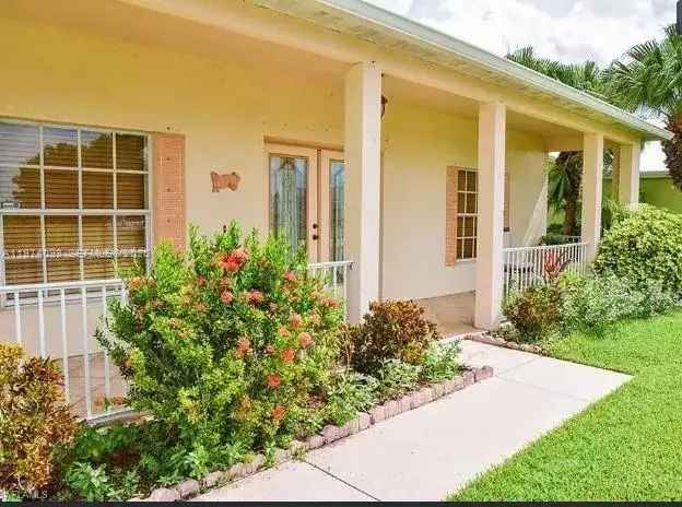 721 Milwaukee Blvd, Lehigh Acres FL 33974 photo 2