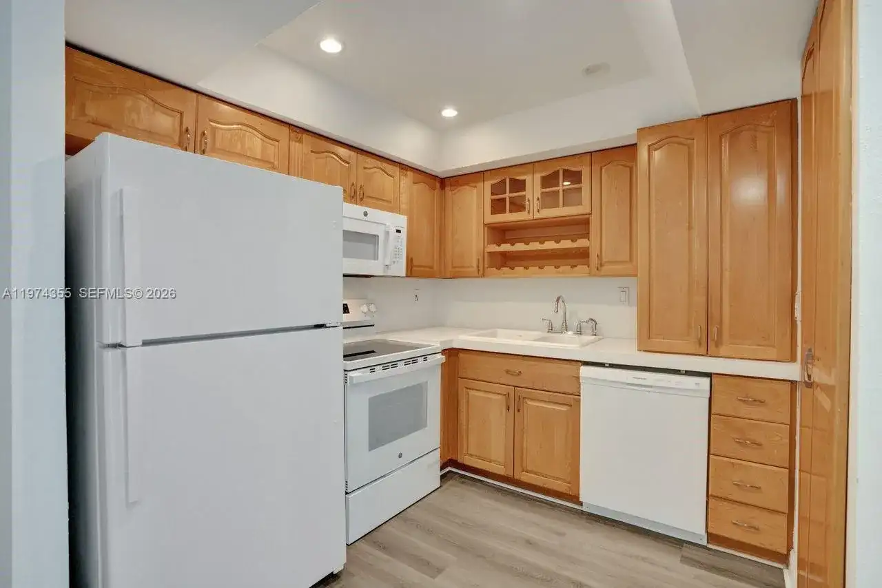 1450 Brickell Bay Dr # 503, Miami FL 33131 photo 3