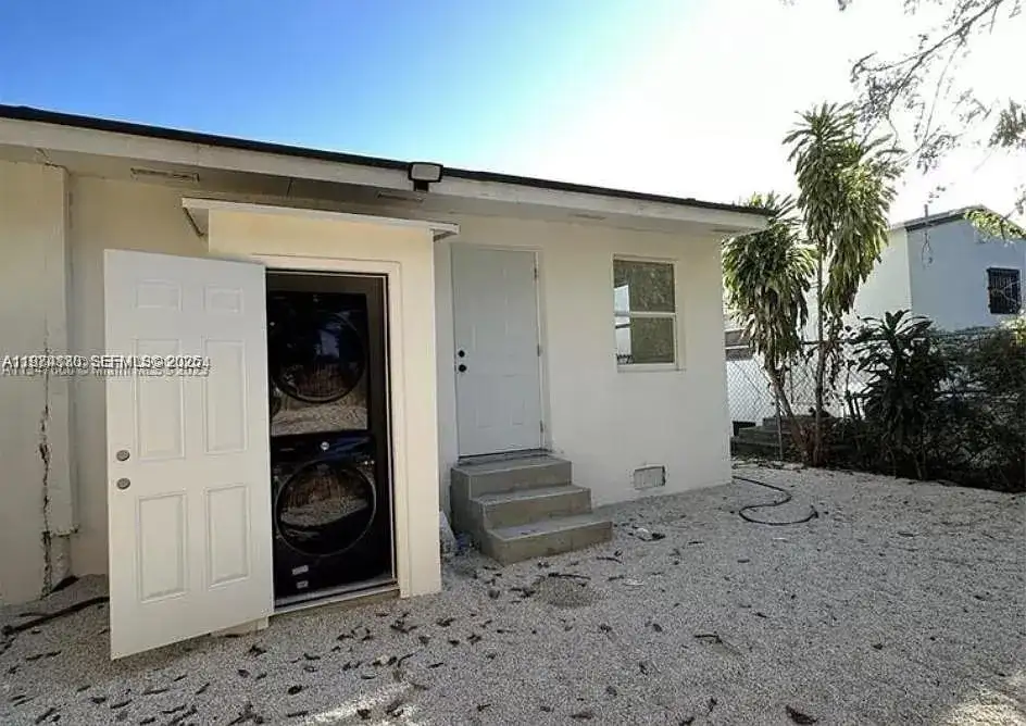 101 NW 68th Ter, Miami FL 33150 photo 4