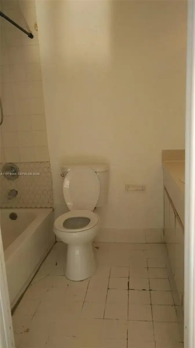 2765 W 62nd Pl # 203, Hialeah FL 33016 photo 5