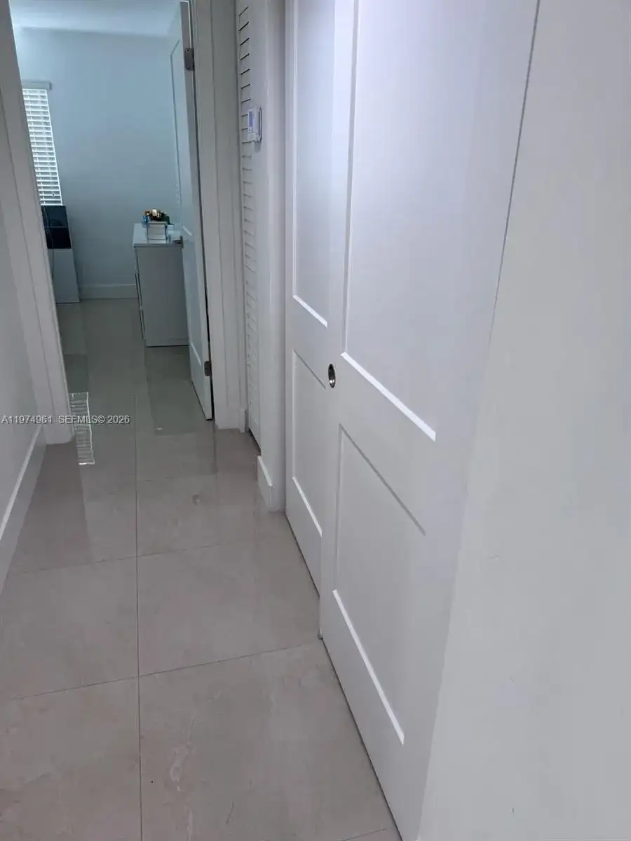 18860 NW 57th Ave # 208, Hialeah FL 33015 photo 2