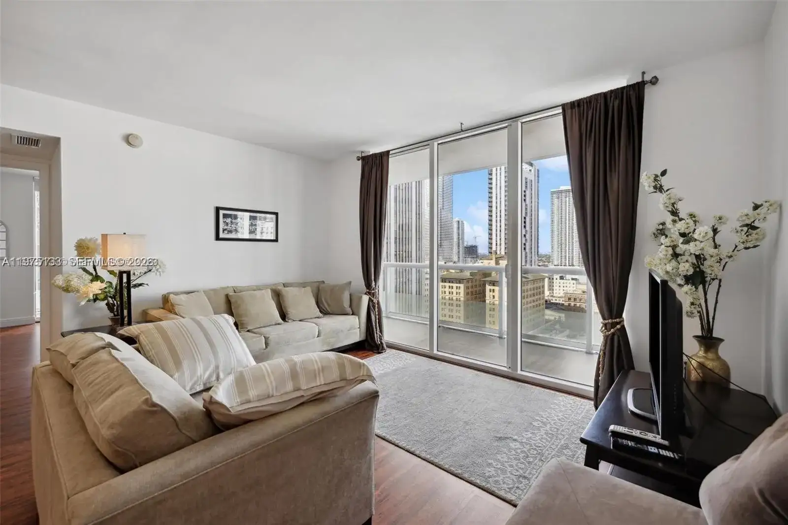 50 Biscayne Blvd # 2111, Miami FL 33132 photo 3