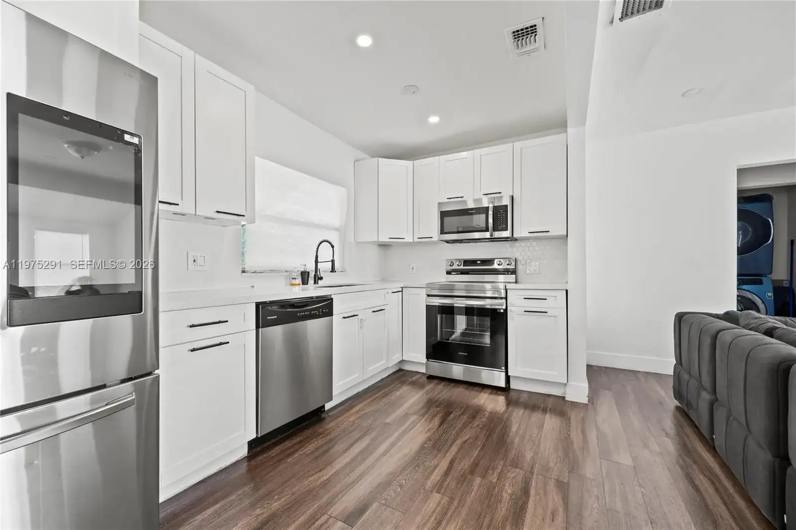 919 NW 66th St, Miami FL 33150 photo 4