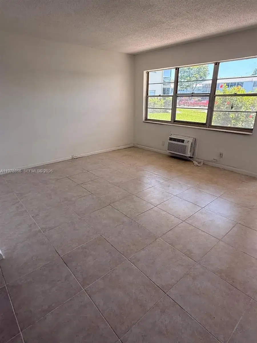 210 Canterbury J # 1, West Palm Beach FL 33417 photo 3