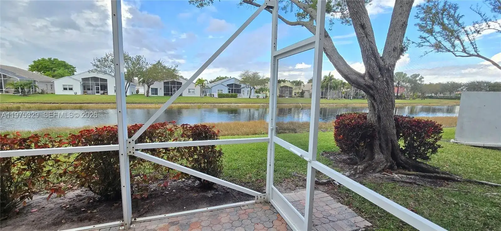 8214 Bellafiore Way, Boynton Beach FL 33472 photo 3