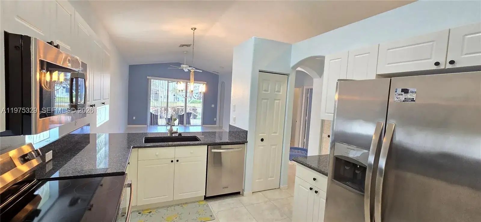 8214 Bellafiore Way, Boynton Beach FL 33472 photo 5
