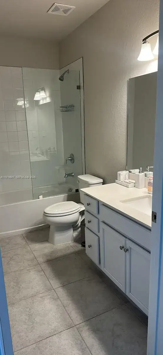1070 NW 6th Ter, Florida City FL 33034 photo 3