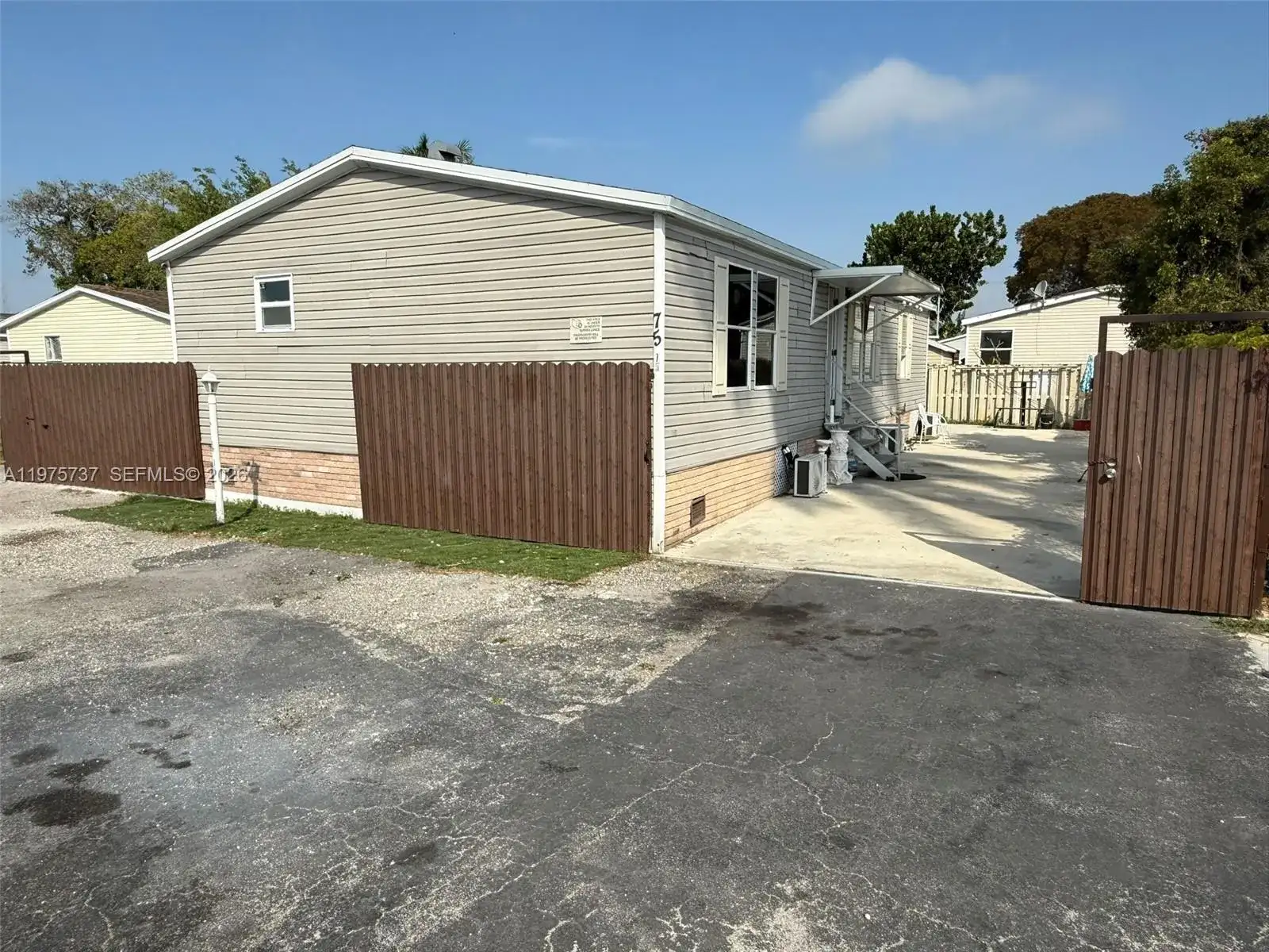 220 NE 12th Ave, Homestead FL 33030 photo 2