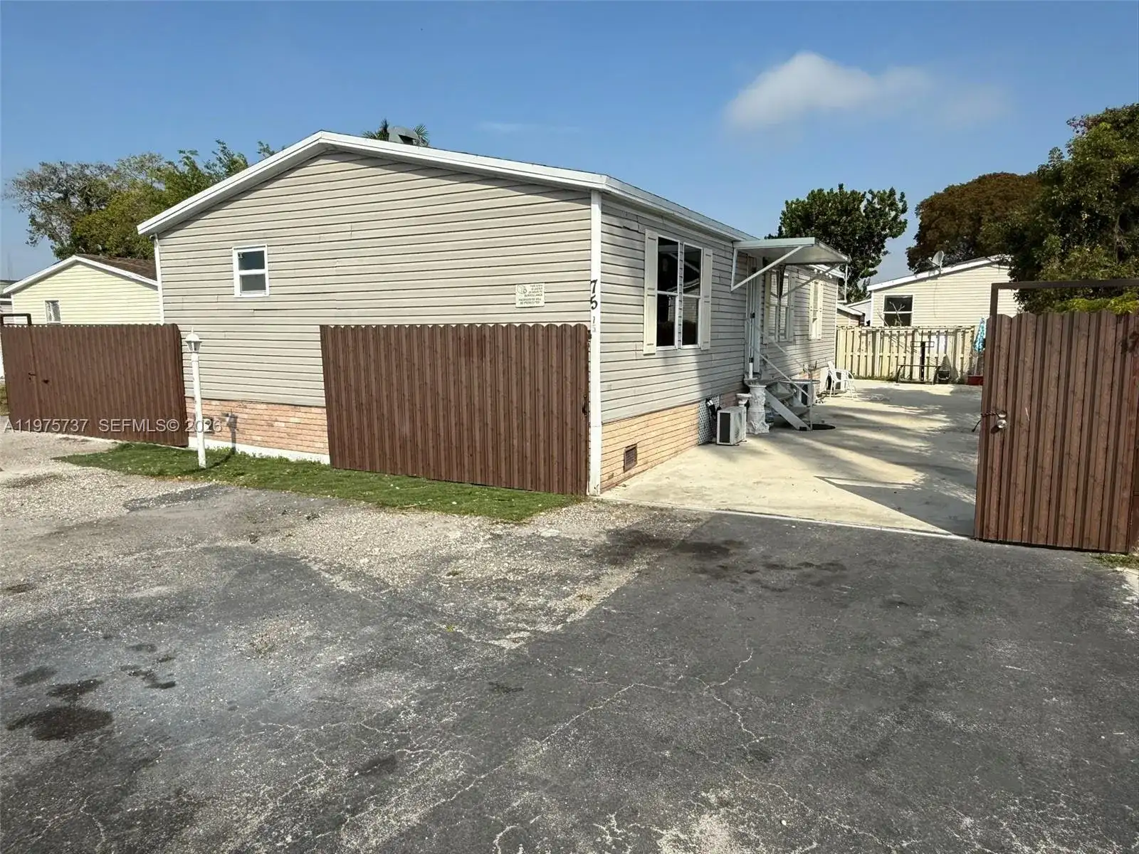 220 NE 12th Ave, Homestead FL 33030 photo 4