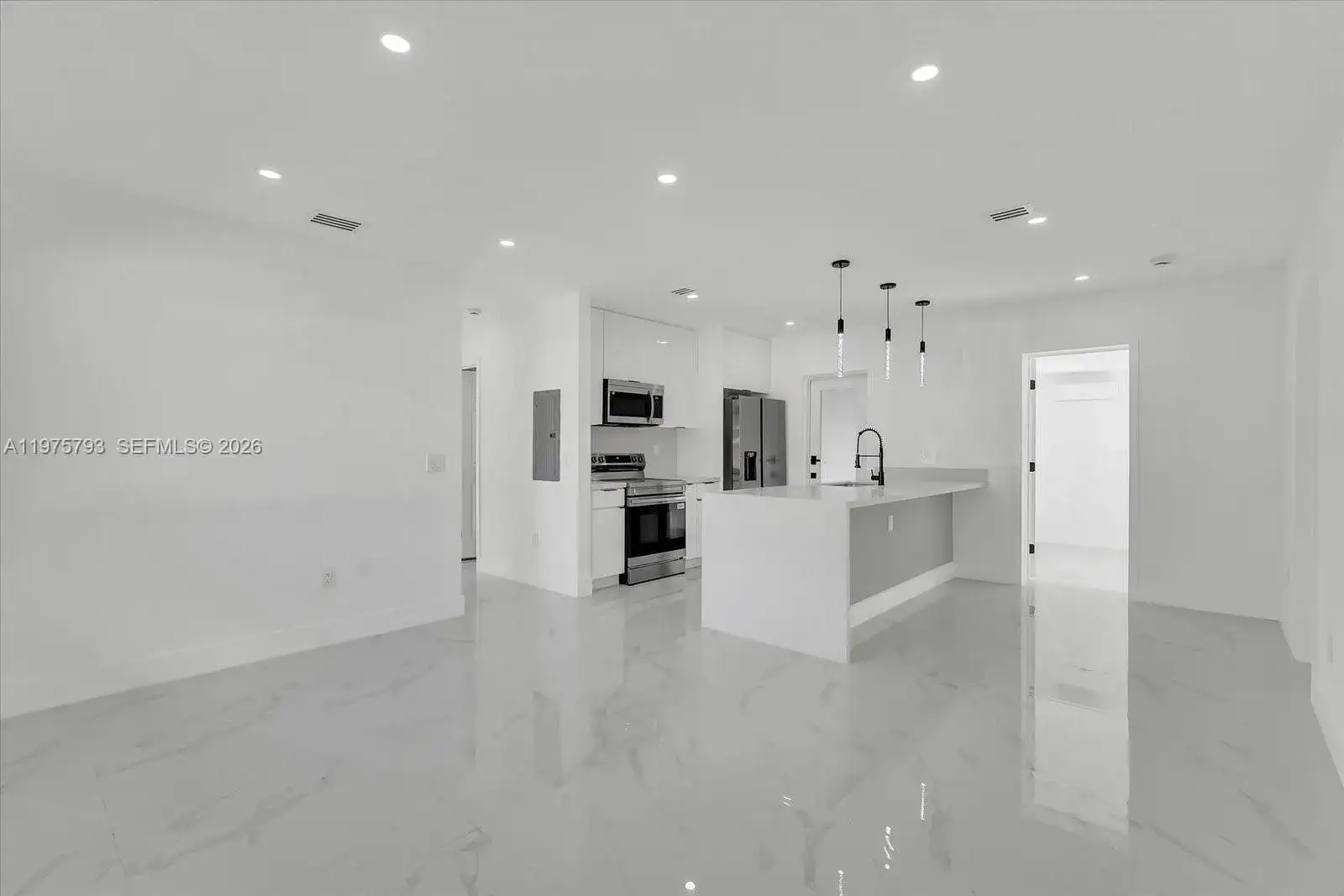 910 NW 133rd St, North Miami FL 33168 photo 2